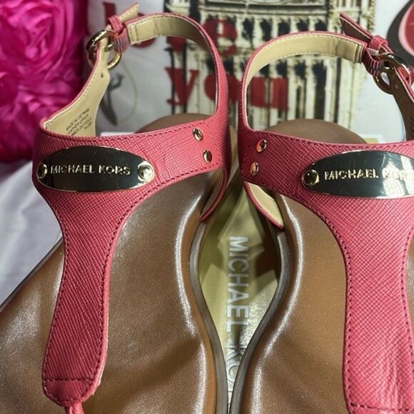Women's Michael Kors Plate FlatThong Sandal, size 7.5 - Picture 5 of 14
